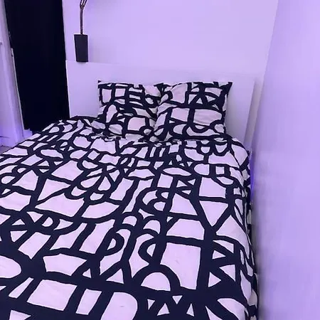 Charming In Paris * بانيوليه