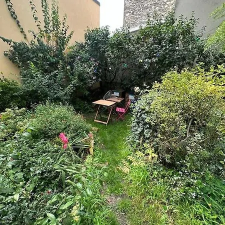 Charming In Paris بانيوليه